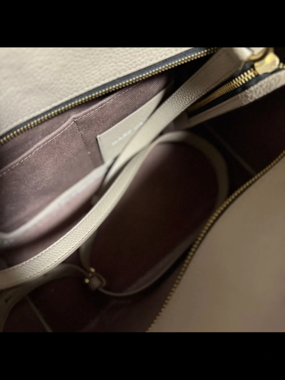 Marc Jacobs The Leather Medium Tote Bag